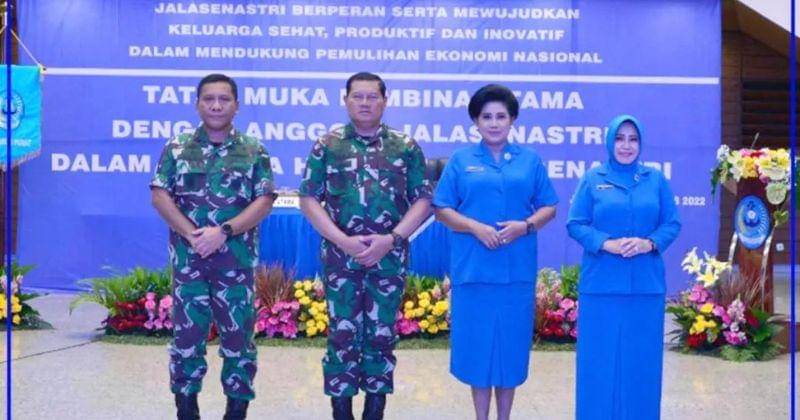 Instagram.com/jalasenastripp